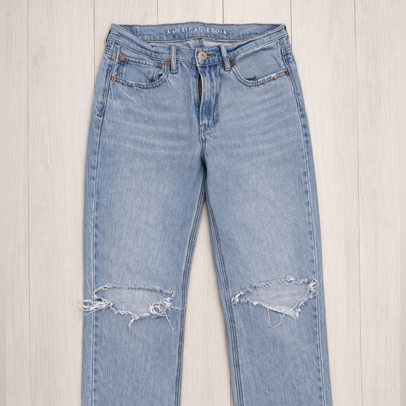 American Eagle Outfitters 90’s Straight Leg Ripped Jeans - Picture 2 of 5